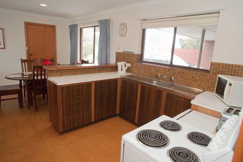 Coastal Cottage - Kawana Tourism 64