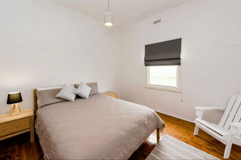 Castleview Cottage - Kawana Tourism 1