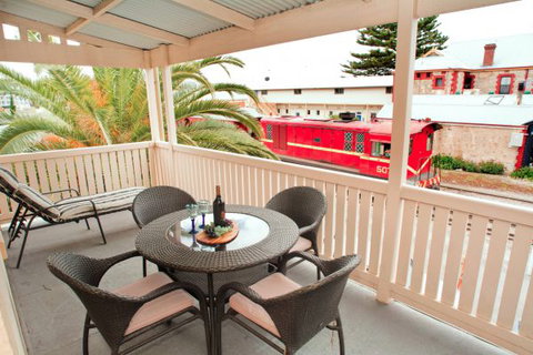 Coastal Cottage - Kawana Tourism 9