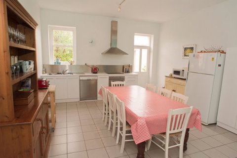 Coastal Cottage - Kawana Tourism 10