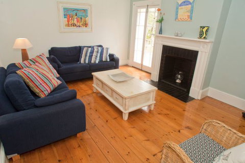 Coastal Cottage - Kawana Tourism 11