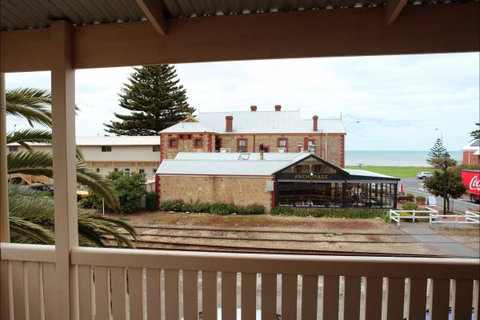 Coastal Cottage - Kawana Tourism 18