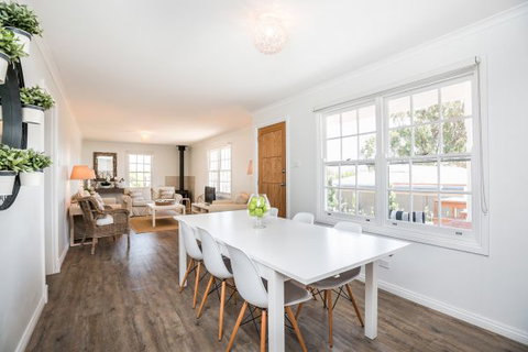 Coastal Cottage - Kawana Tourism 93