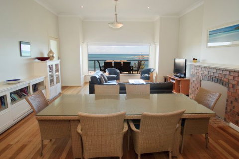 Coastal Cottage - Kawana Tourism 21