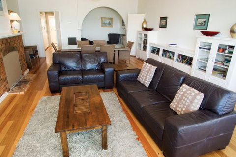 Coastal Cottage - Kawana Tourism 25