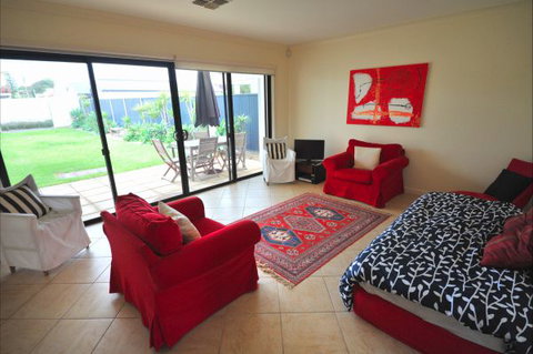 Coastal Cottage - Kawana Tourism 51