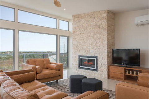 Coastal Cottage - Kawana Tourism 71