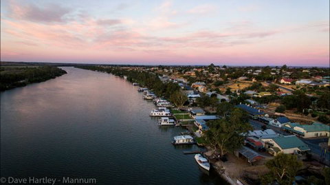 River Shack Rentals - Living The Dream - Kawana Tourism 95