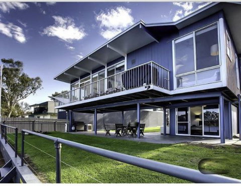 River Shack Rentals - Living The Dream - Kawana Tourism 96