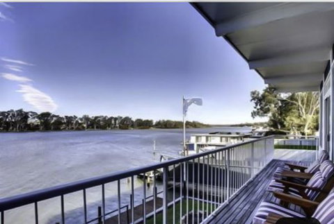 River Shack Rentals - Living The Dream - Kawana Tourism 97