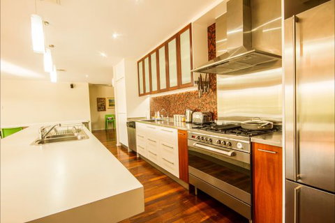 River Shack Rentals - Living The Dream - Kawana Tourism 130