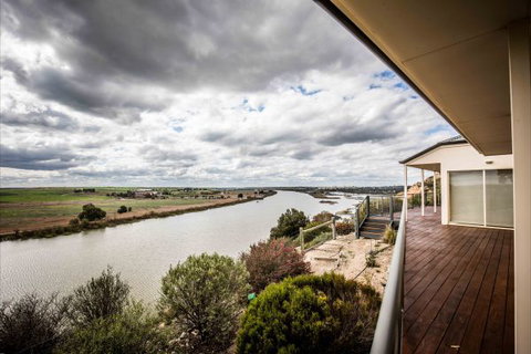 River Shack Rentals - Living The Dream - Kawana Tourism 26