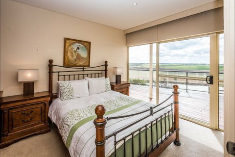 River Shack Rentals - Living The Dream - Kawana Tourism 31