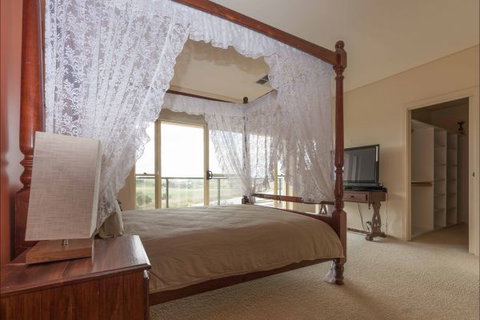 River Shack Rentals - Living The Dream - Kawana Tourism 32