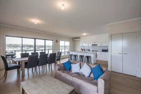 River Shack Rentals - Living The Dream - Kawana Tourism 89