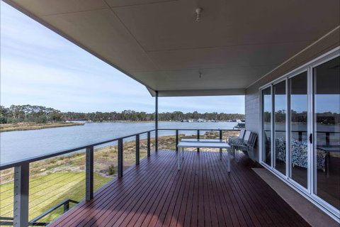 River Shack Rentals - Living The Dream - Kawana Tourism 111