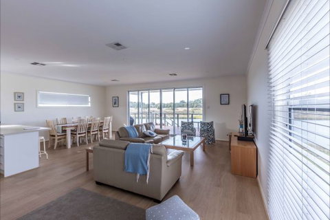 River Shack Rentals - Living The Dream - Kawana Tourism 113