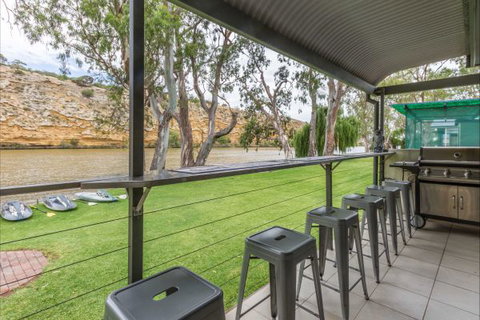 River Shack Rentals - Living The Dream - Kawana Tourism 14