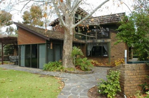 Trenberth House - Kawana Tourism 0