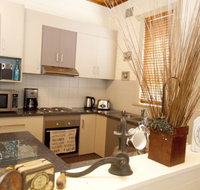 Anderl's Beach Cottage - Kawana Tourism