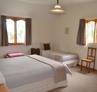 Herons Rise Vineyard Accommodation - Kawana Tourism
