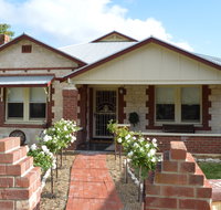 Two Cow Cottage Bed and Breakfast - Kawana Tourism