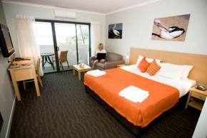 Manly Marina Cove Motel - Kawana Tourism 2
