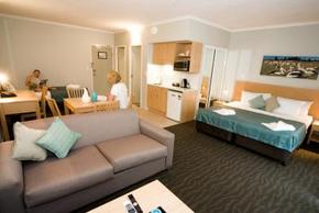 Manly Marina Cove Motel - Kawana Tourism 3