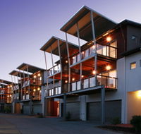Quarterdecks Harbour Retreat - Kawana Tourism