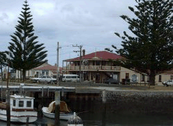 Port Albert Hotel - Kawana Tourism