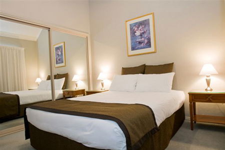 Pinnacle Apartments - Kawana Tourism 1