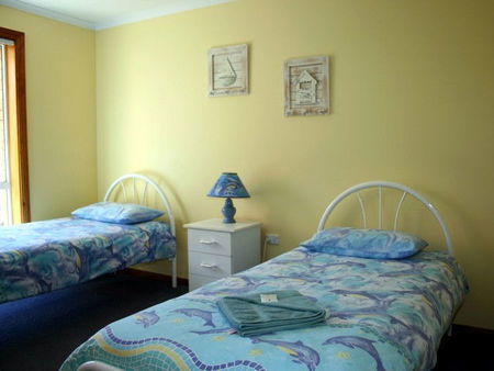 Lincoln Cove Villas - Kawana Tourism 1