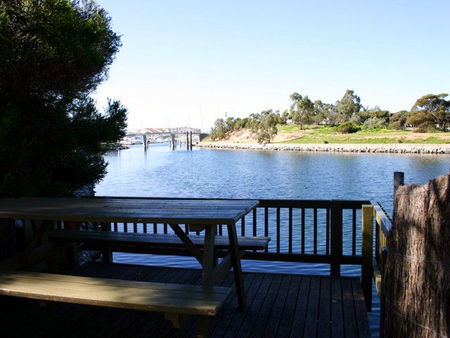 Lincoln Cove Villas - Kawana Tourism 2