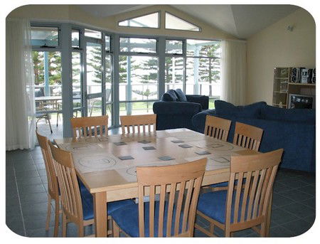 Port Lincoln Foreshore Apartments - Kawana Tourism 1