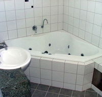 Tasman Beachside Apartments - Kawana Tourism