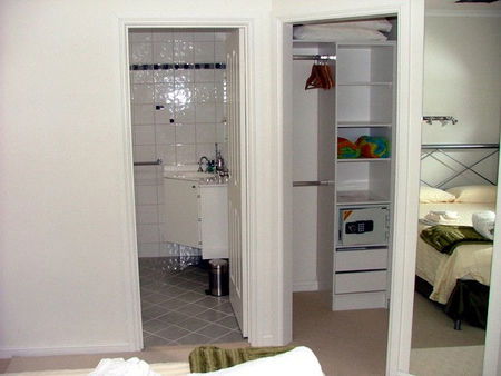 Tasman Beachside Apartments - Kawana Tourism 1