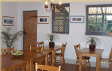 Bonney's Inn - Kawana Tourism 3