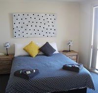 Cliff House Beachfront Villas - Kawana Tourism