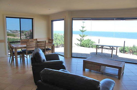 Cliff House Beachfront Villas - Kawana Tourism 1