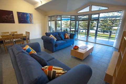 Port Lincoln Foreshore Apartments - Kawana Tourism 3