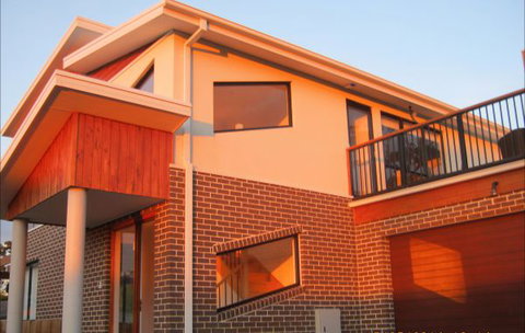 Barefoot Beach Stays - Kawana Tourism 0