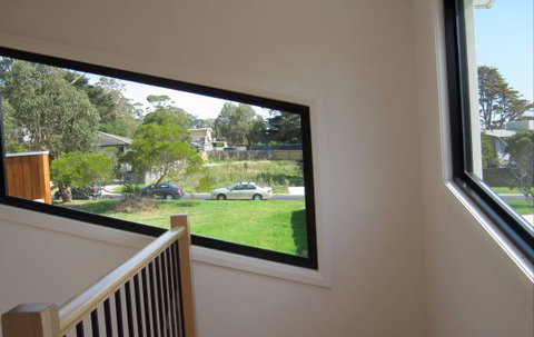 Barefoot Beach Stays - Kawana Tourism 4