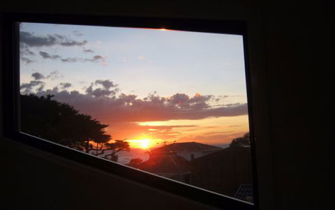 Barefoot Beach Stays - Kawana Tourism 5