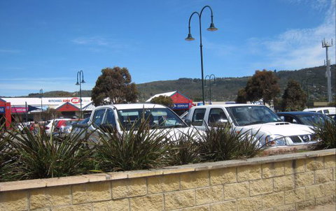 Barefoot Beach Stays - Kawana Tourism 8