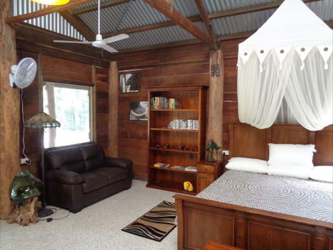 Byfield Cabins On Waterpark Creek - Kawana Tourism 2