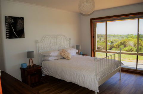 Coongalena View - Kawana Tourism 6