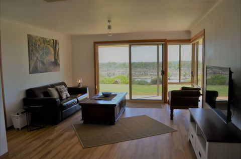 Coongalena View - Kawana Tourism 7