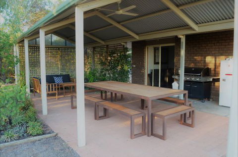 Coongalena View - Kawana Tourism 9