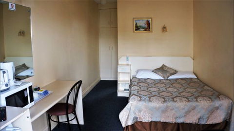 Jacksons Motor Inn - Kawana Tourism 2