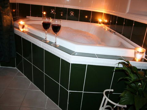 Lotus Lodges: Hush Cottage & Charmed Cabin - Kawana Tourism 1